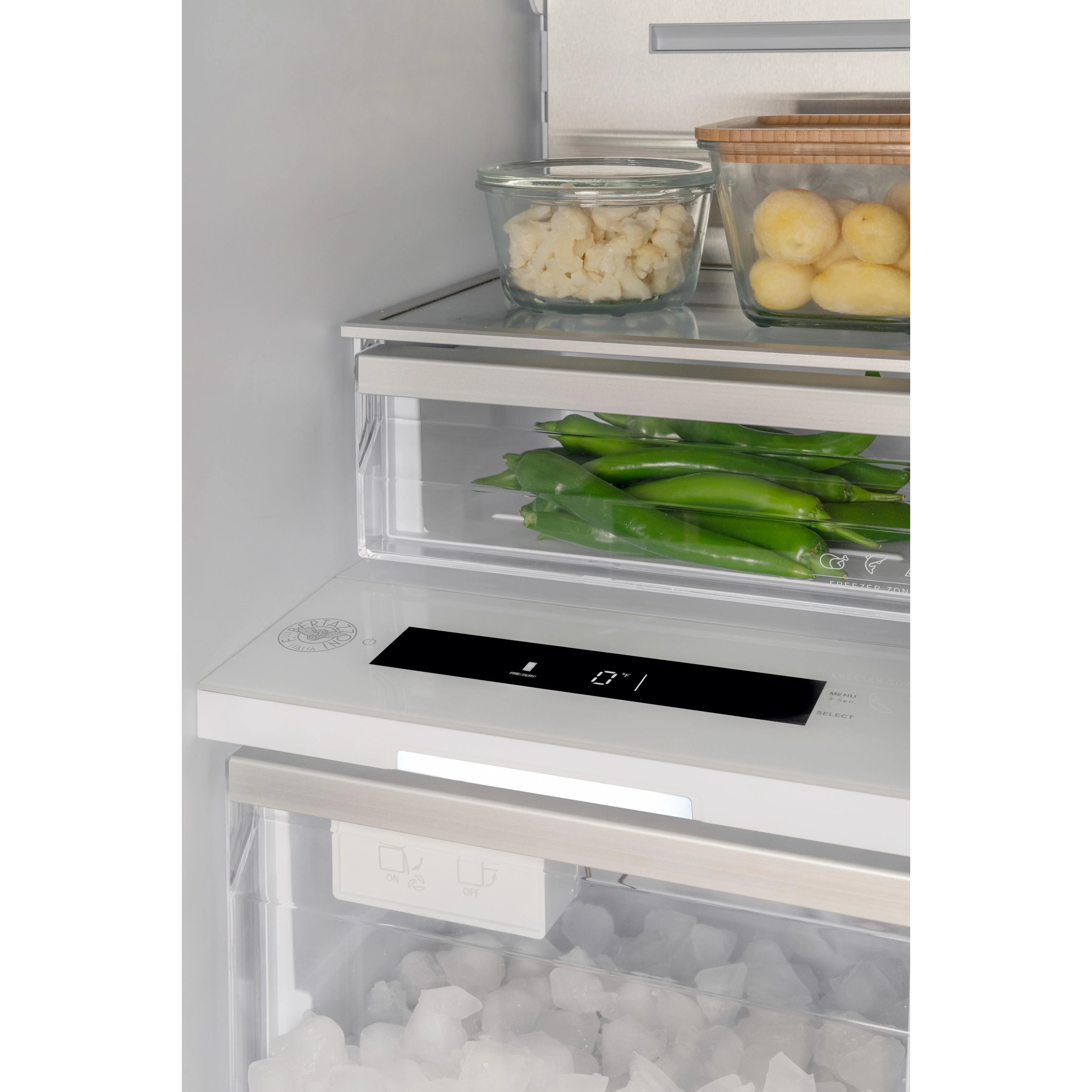 Bertazzoni Congélateur vertical de 8.6 pi cu REF18FCBIPRV - Image 3