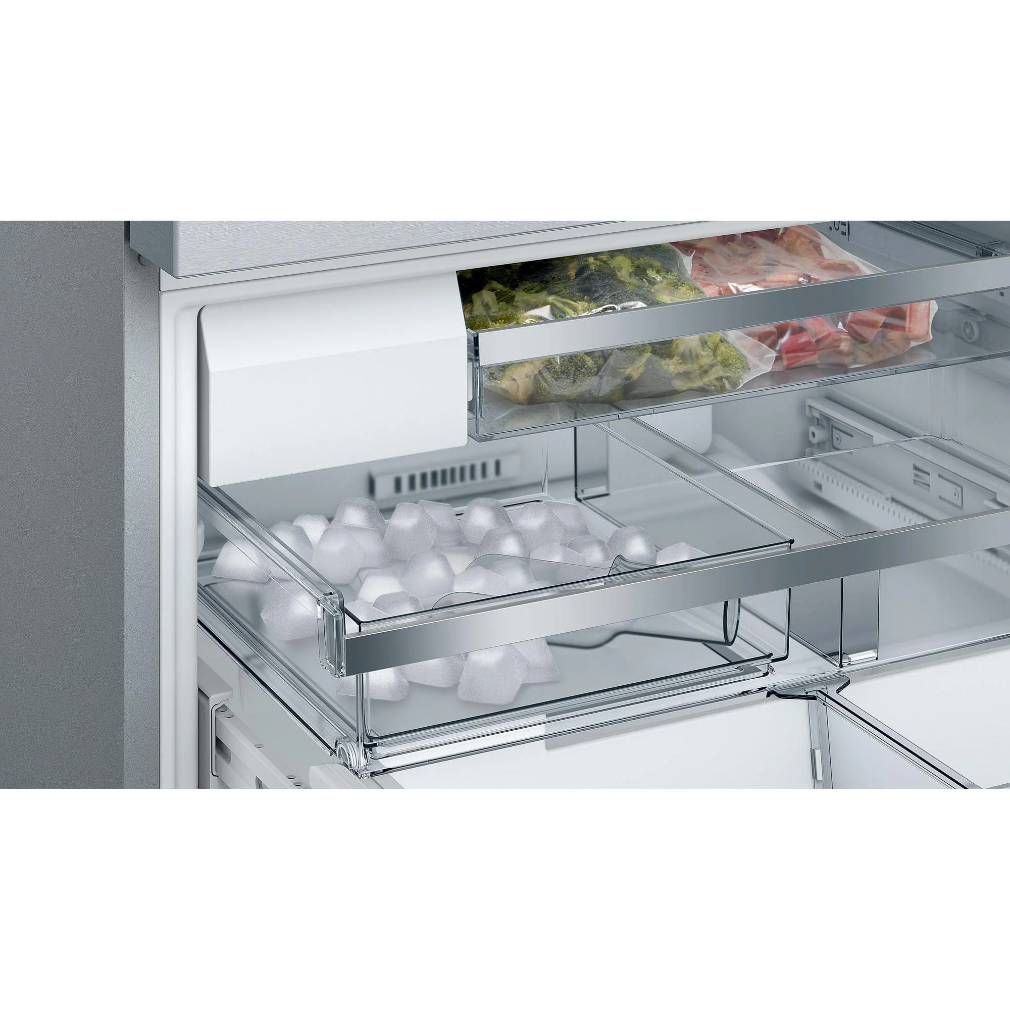 Bosch Réfrigérateur quatre portes avec porte à deux battants à profondeur de comptoir de 36 po, 21 pi.cu. avec tiroir VitaFreshPro™ B36CL80SNS - Image 5