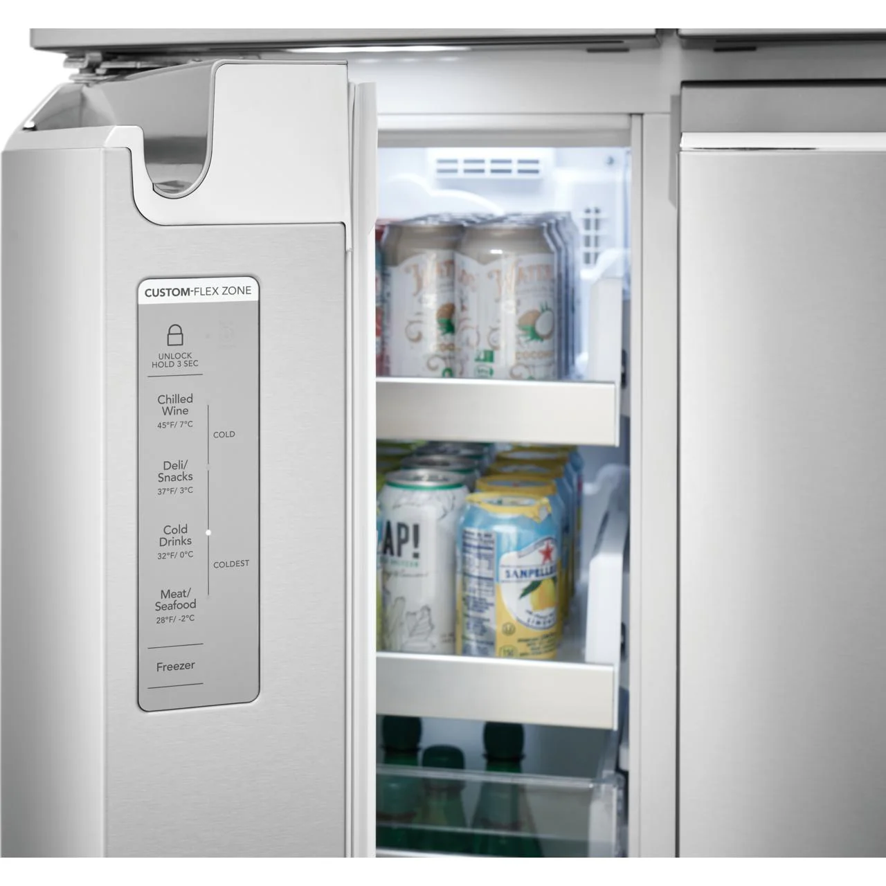 Frigidaire Gallery Réfrigérateur quatre portes avec porte à deux battants à profondeur de comptoir de 36 pouces, 21,5 pi. cu. avec machine à glaçons GRQC2255BF - Image 16