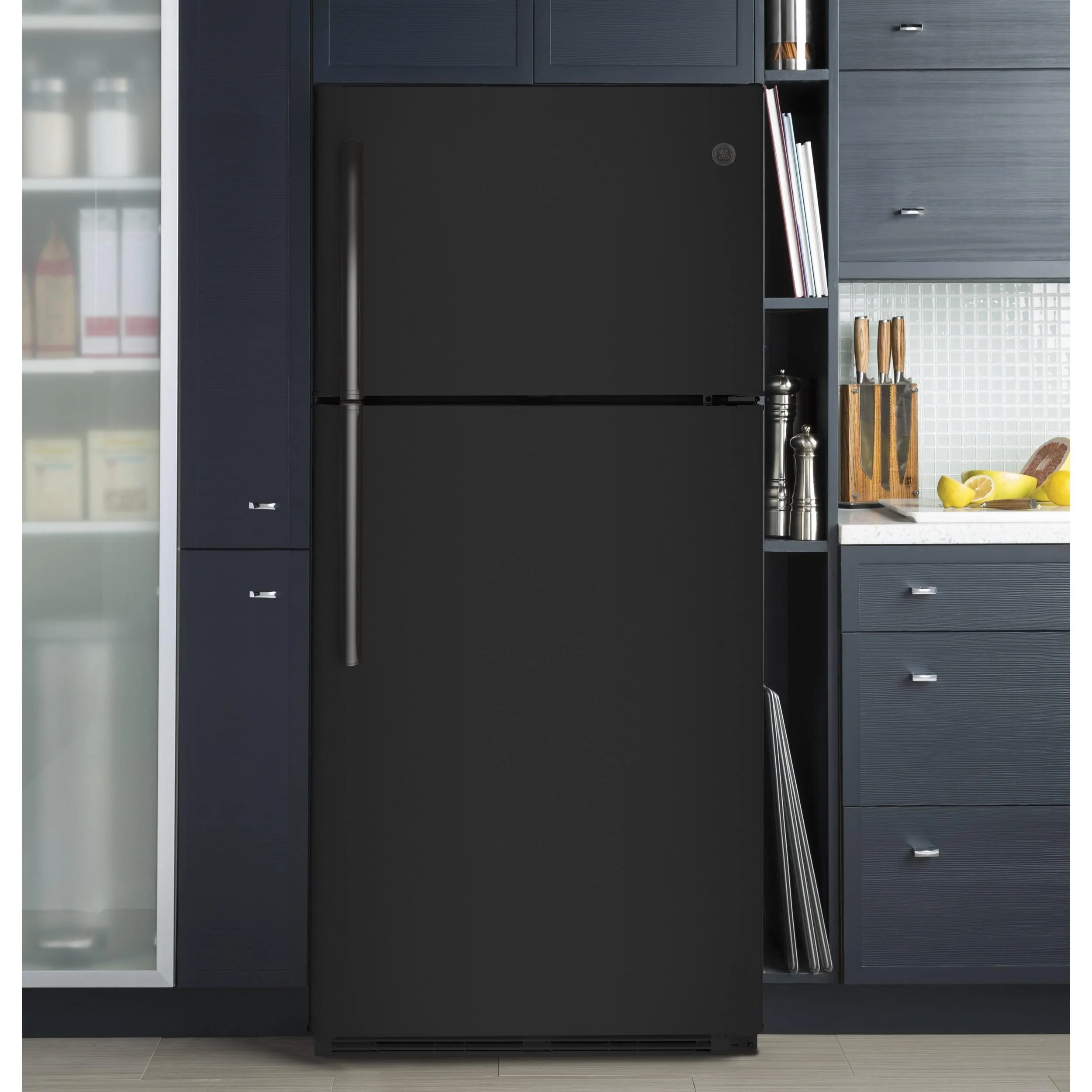 GE Réfrigérateur à congélateur supérieur de 30 po, 18 pi cu GTS18FTLKBB - Image 4