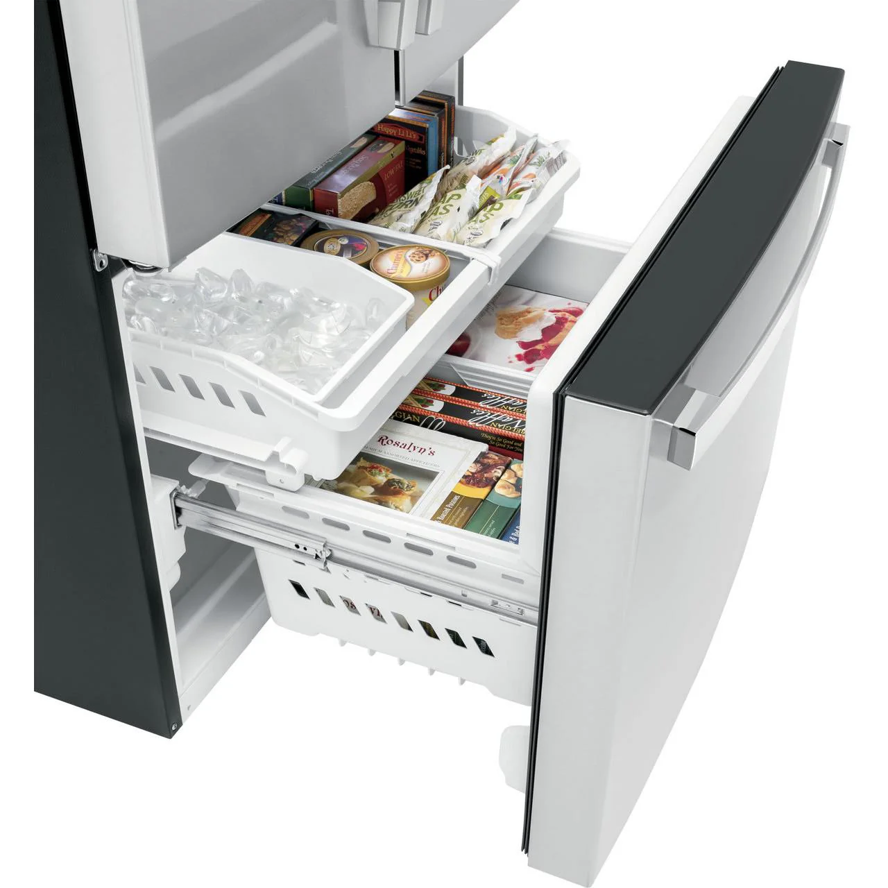 GE Réfrigérateur trois portes avec porte à deux battants à profondeur de comptoir de 36 po., 21,9 pi.cu. avec machine à glaçons interne GWE22JYMFS - Image 4