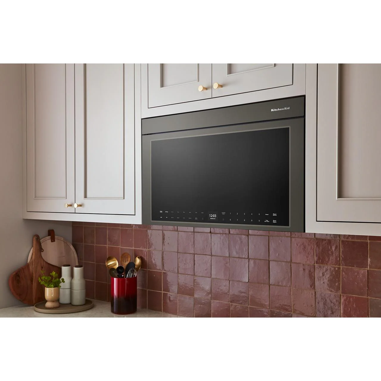 KitchenAid Four à micro-ondes à hotte intégrée de 30 pouces, 1,1 pi. cu. avec technologie Air Fry YKMMF530PPS - Image 28