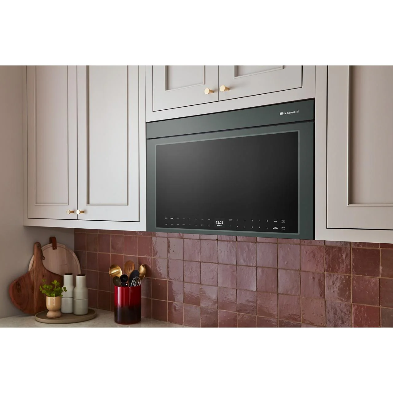 KitchenAid Four à micro-ondes à hotte intégrée de 30 pouces, 1,1 pi. cu. avec technologie Air Fry YKMMF530PPS - Image 29