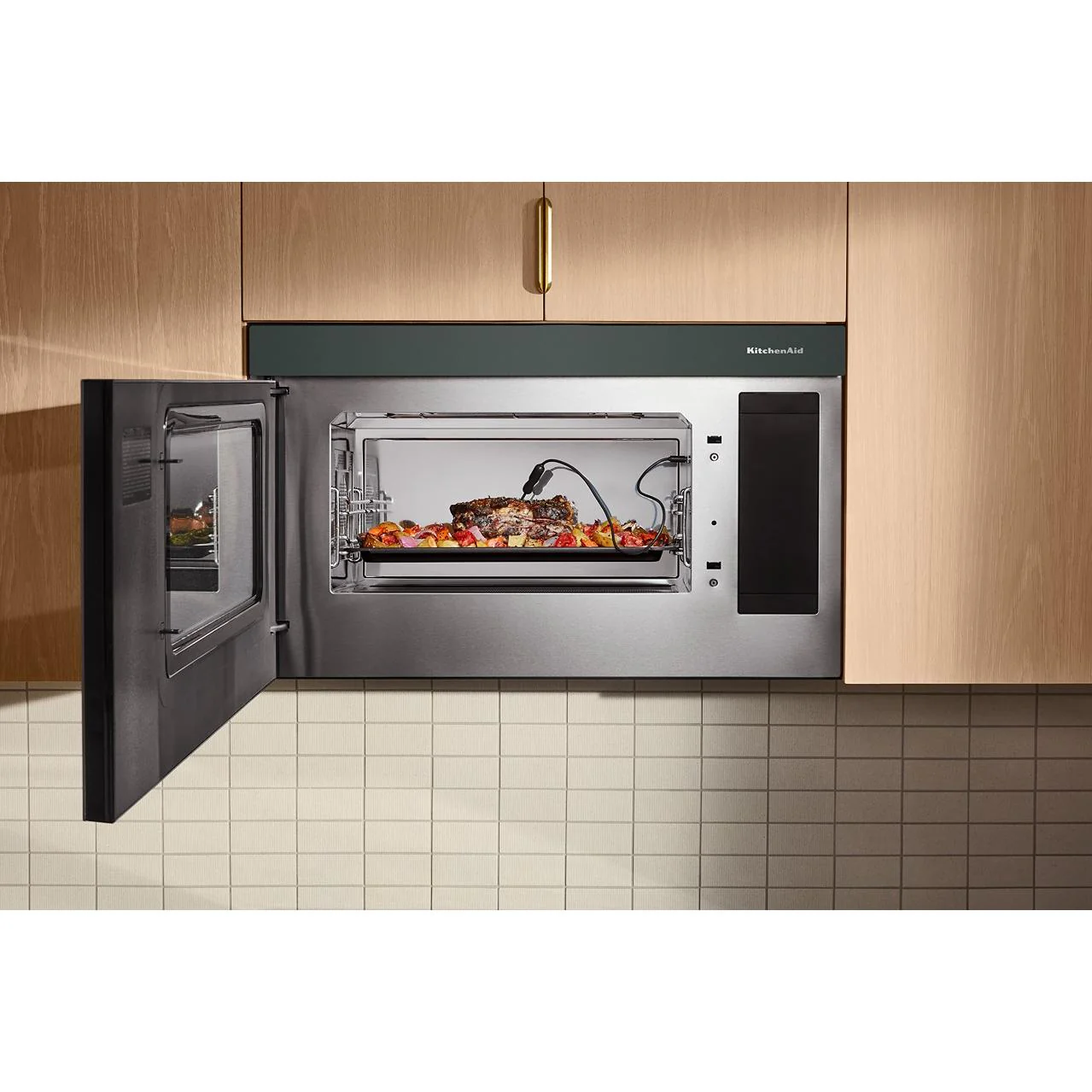 KitchenAid Four à micro-ondes à hotte intégrée de 30 pouces, 1,1 pi. cu. avec technologie Air Fry YKMMF730PJP - Image 6