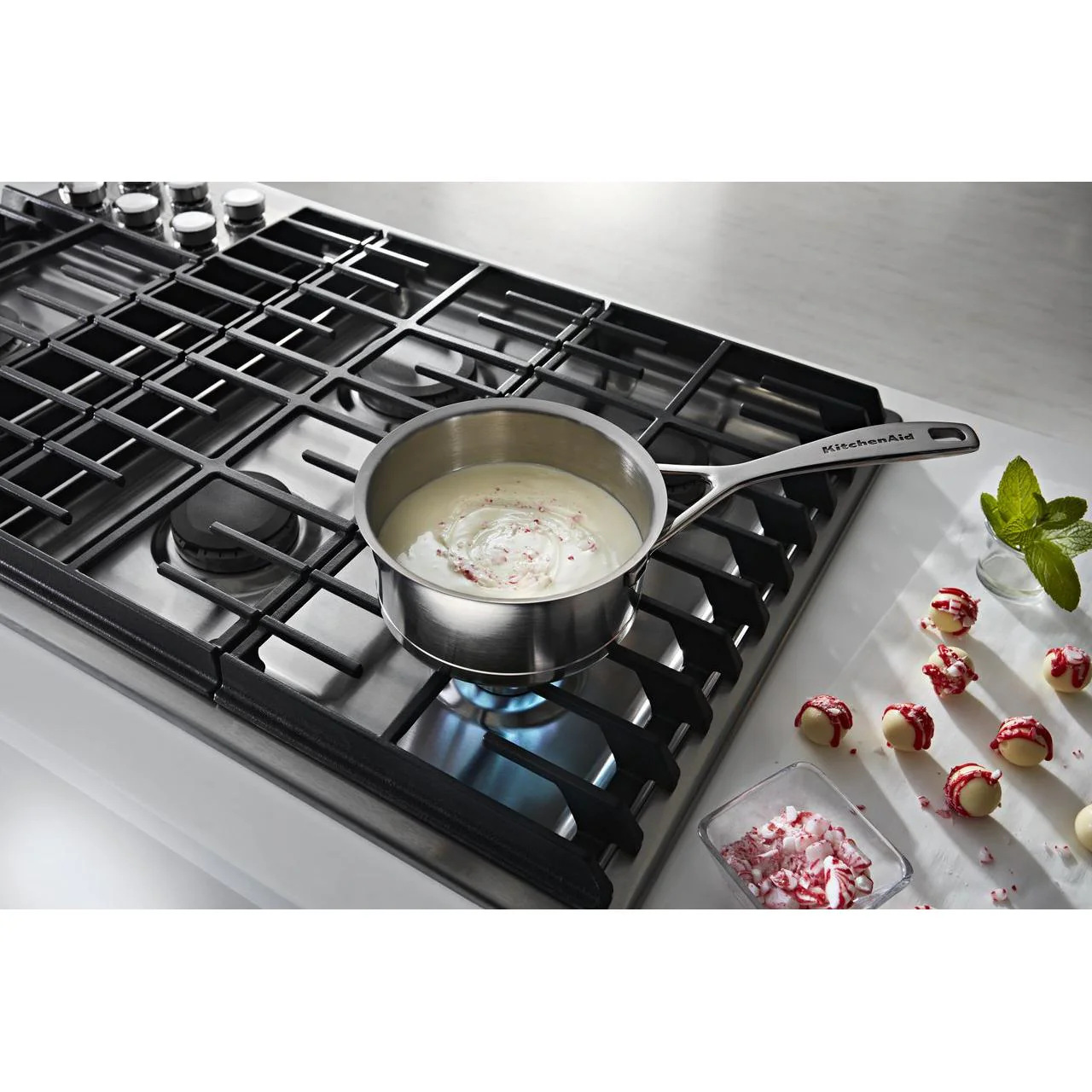 KitchenAid Table de cuisson encastrée à gaz de 36 po KCGD506GSS - Image 5