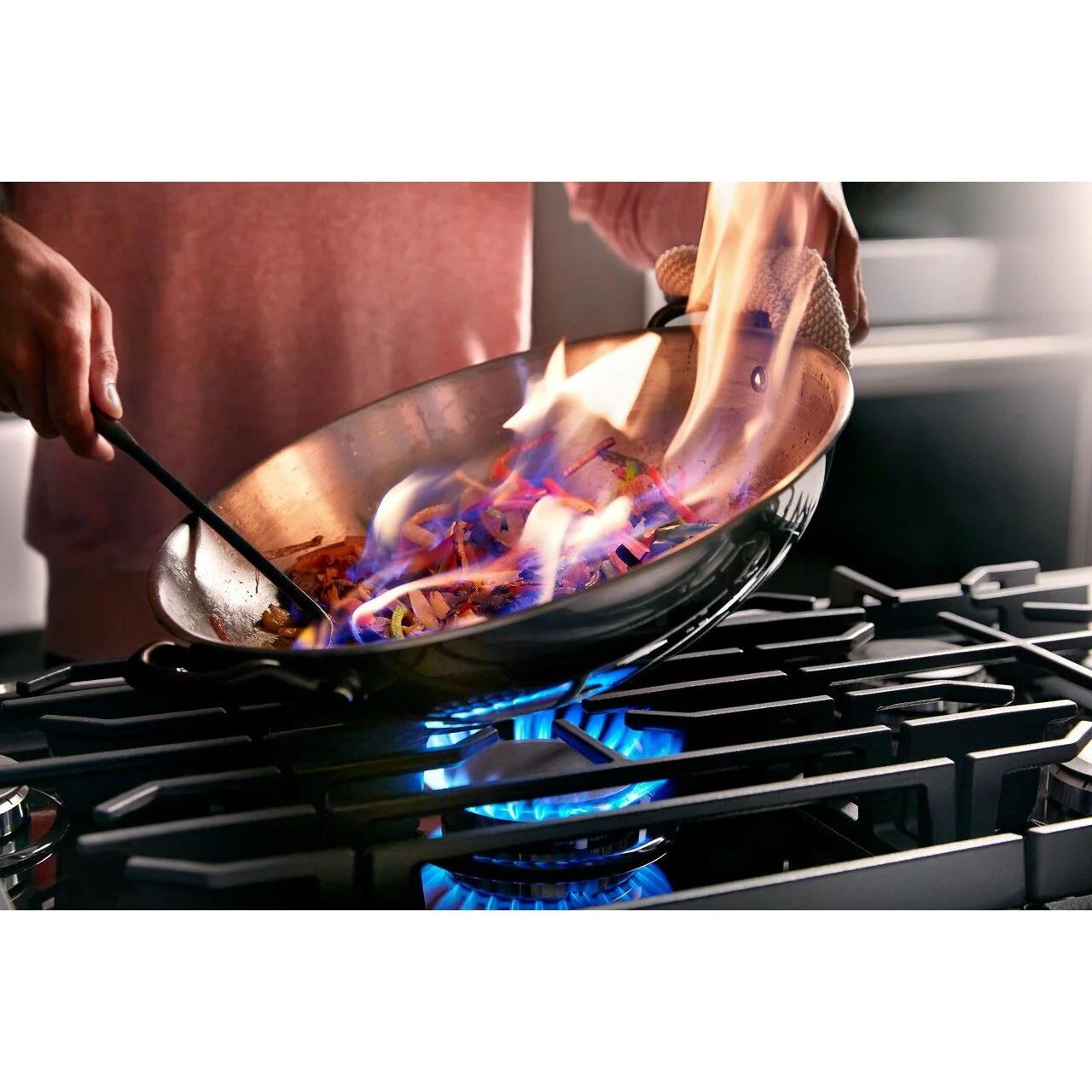 KitchenAid Table de cuisson encastrée à gaz de 36 pouces avec 5 brûleurs KCGG536PBL - Image 11
