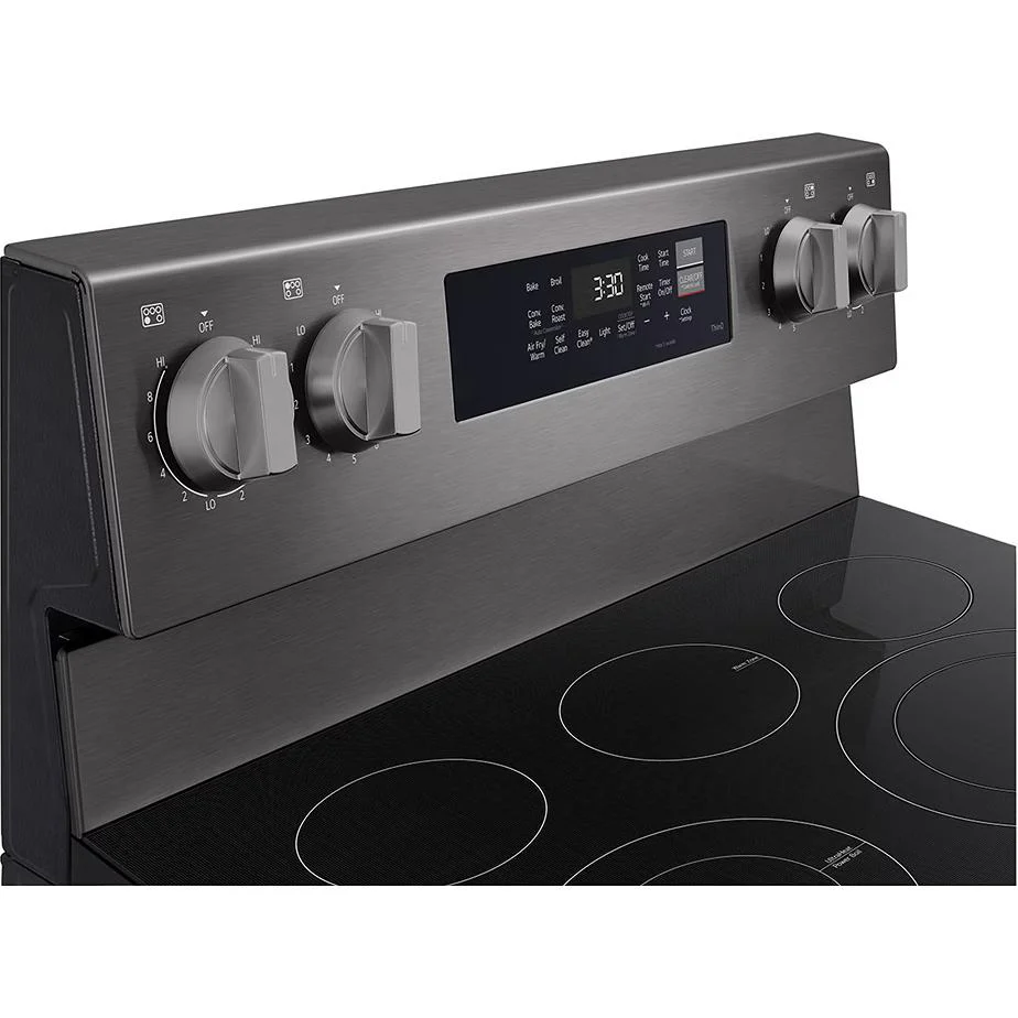 LG Cuisinière électrique intelligente de 30 pouces avec fonction Air Fry LREN6325ZE - Image 9