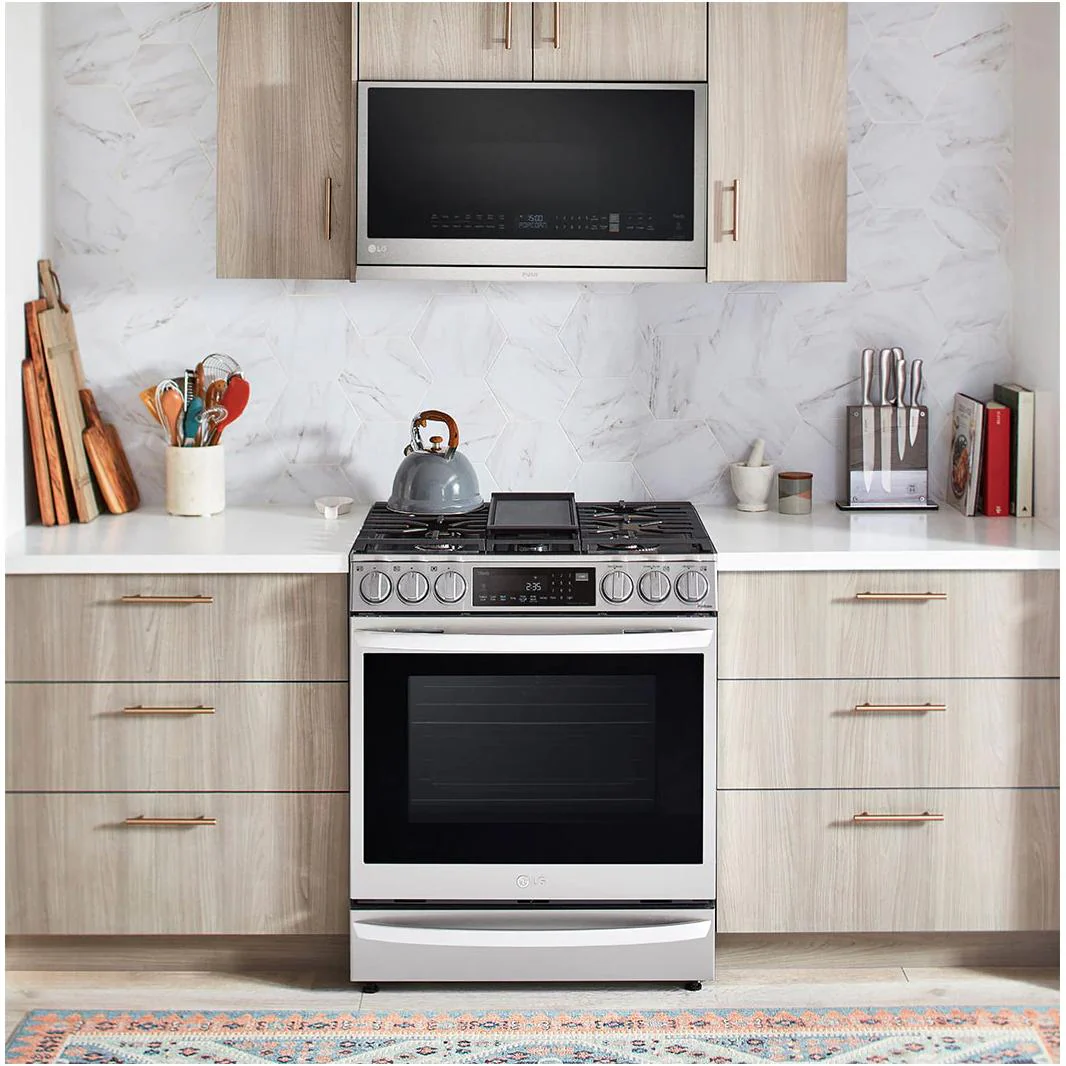 LG Four à micro-ondes à hotte intégrée de 30 pouces, 2,1 pi. cu. avec EasyClean® MVEL2137F - Image 10