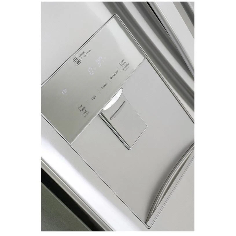 LG Réfrigérateur trois portes avec porte à deux battants amovible de 30 po., 21,8 pi.cu. avec distributeur d'eau externe LRFWS2200S - Image 14