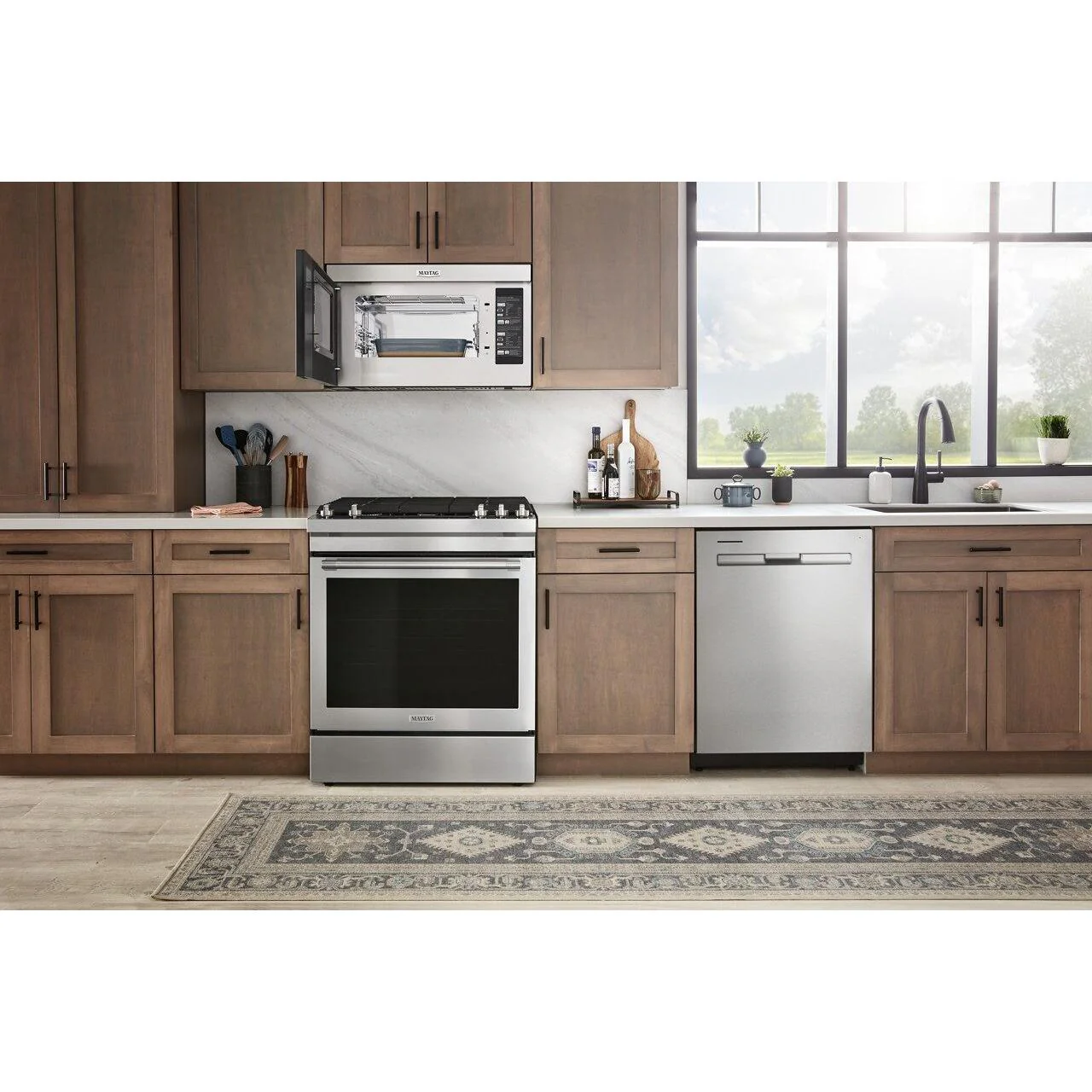 Maytag Four à micro-ondes-grilloir à hotte intégrée de 30 pouces, 1,1 pi. cu. YMMMF8030PZ - Image 8