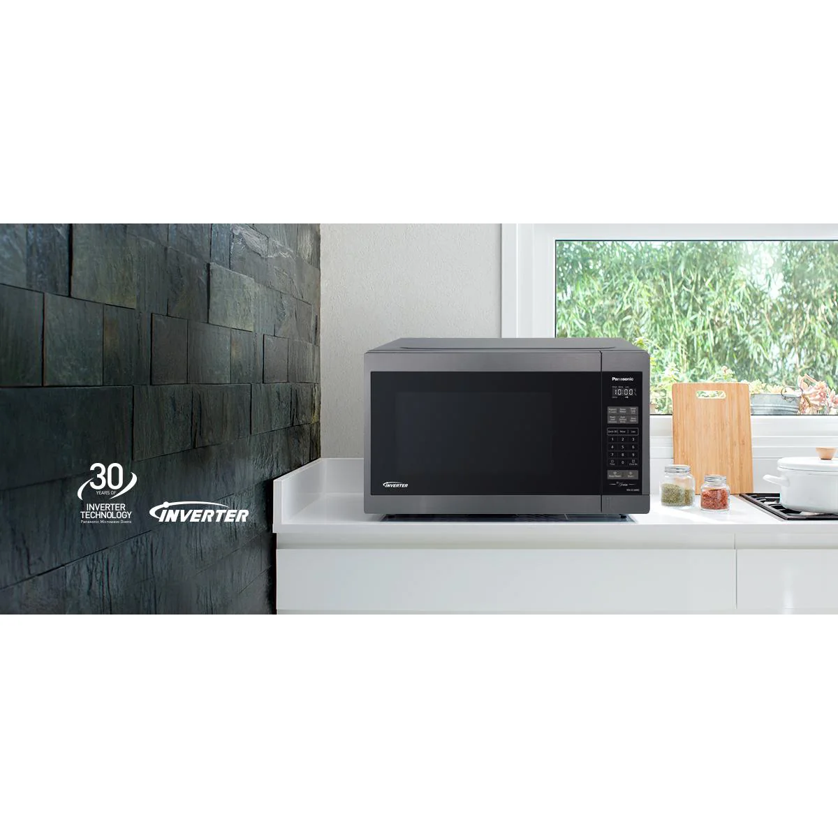 Panasonic Four à micro-ondes de comptoir de 1,3 pi cu avec technologie Inverter NN-SC688SC - Image 3