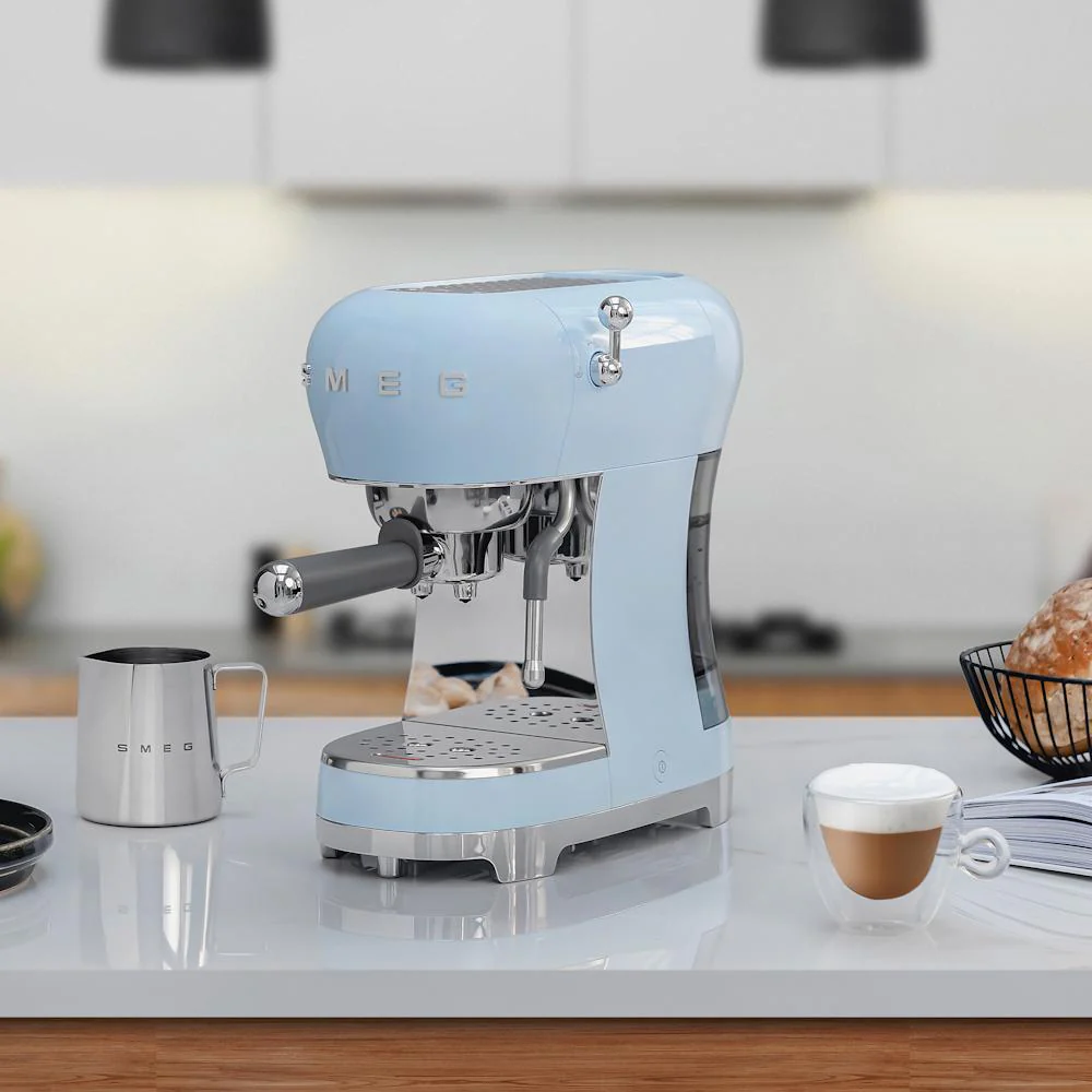 Smeg 50's Style machine espresso manuelle ECF02PBUS - Image 2