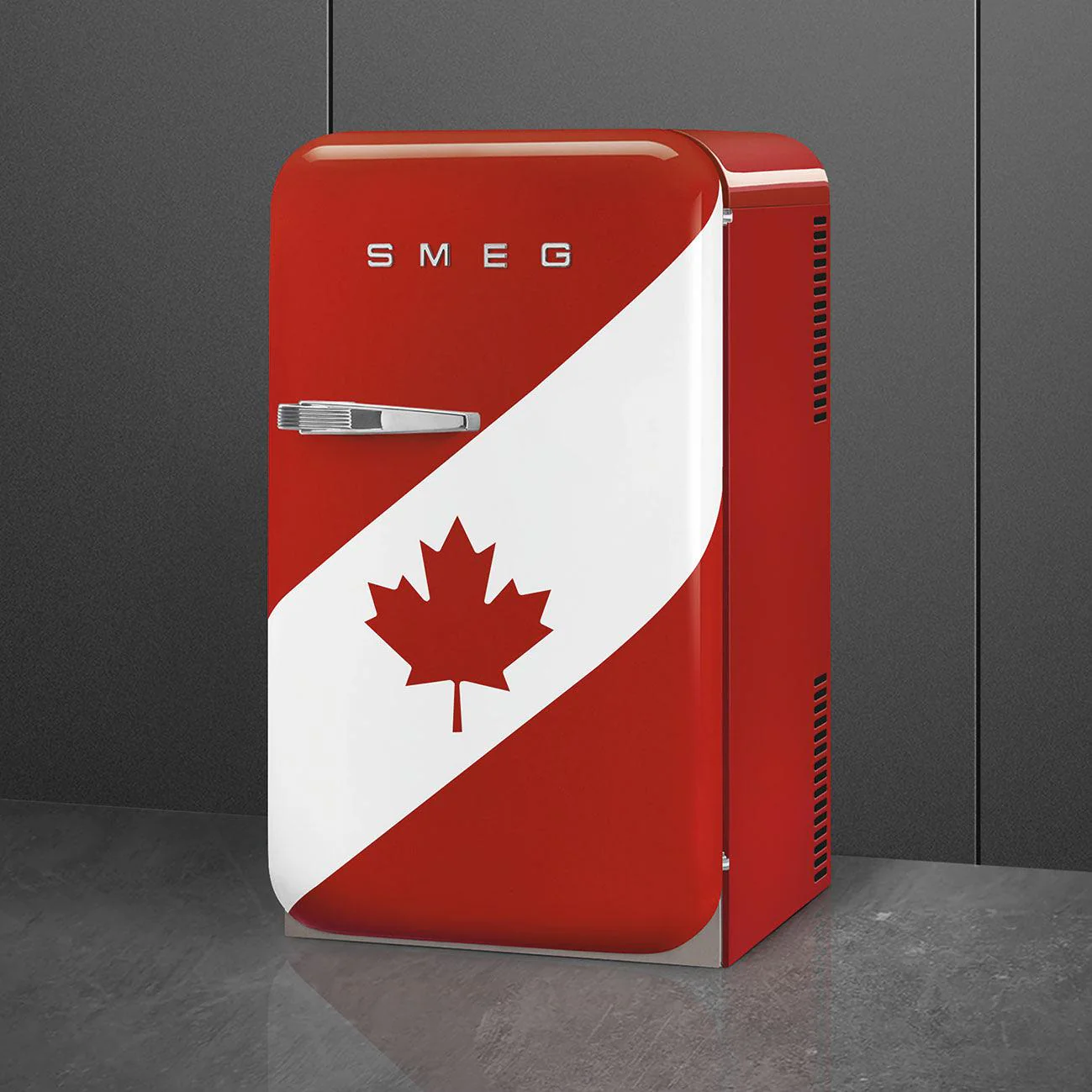 Smeg Réfrigérateur compact de 16 pouces, 1,2 pi. cu. FAB5URDCA3 - Image 4