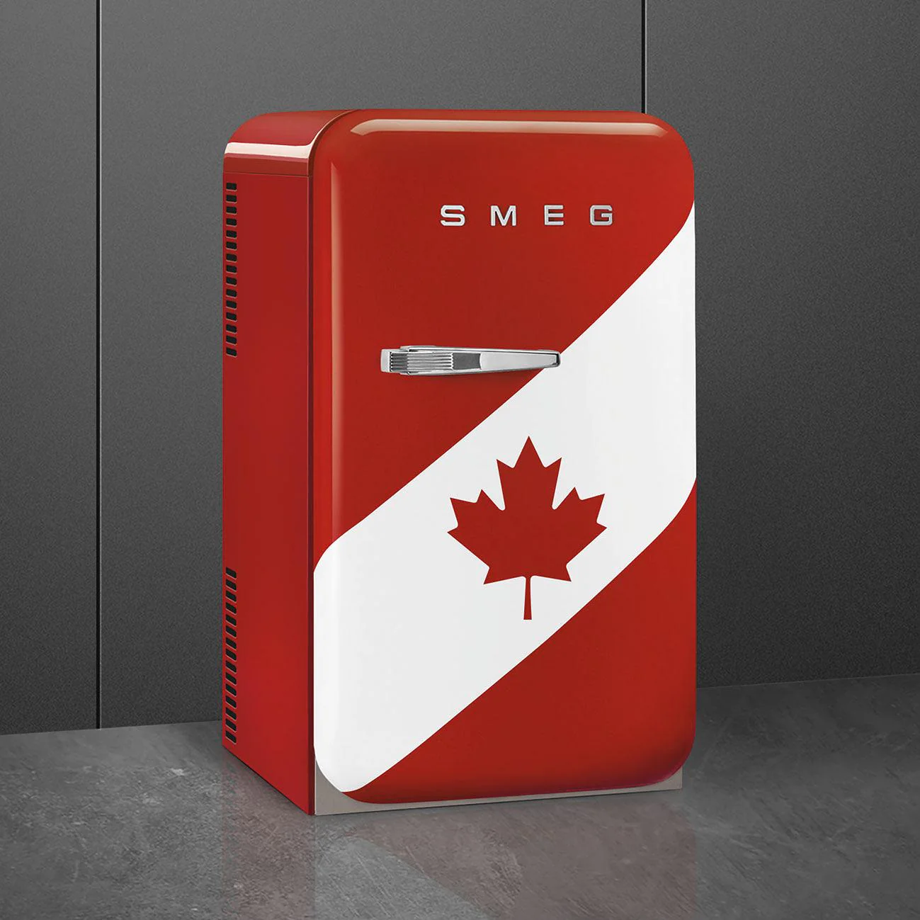 Smeg Réfrigérateur compact de 16 pouces, 1,2 pi. cu. FAB5URDCA3 - Image 5