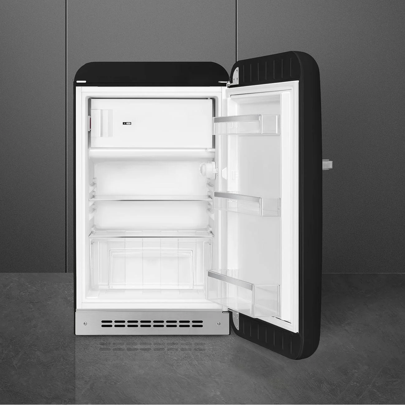 Smeg Réfrigérateur compacte de 22 po, 4.48 pi cu - Image 4