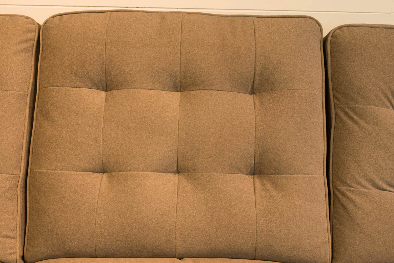 Sofa inclinable - VENTE FINALE - MODÈLE DE PLANCHER ST-HYACINTHE - VENDU TEL QUEL - Image 4