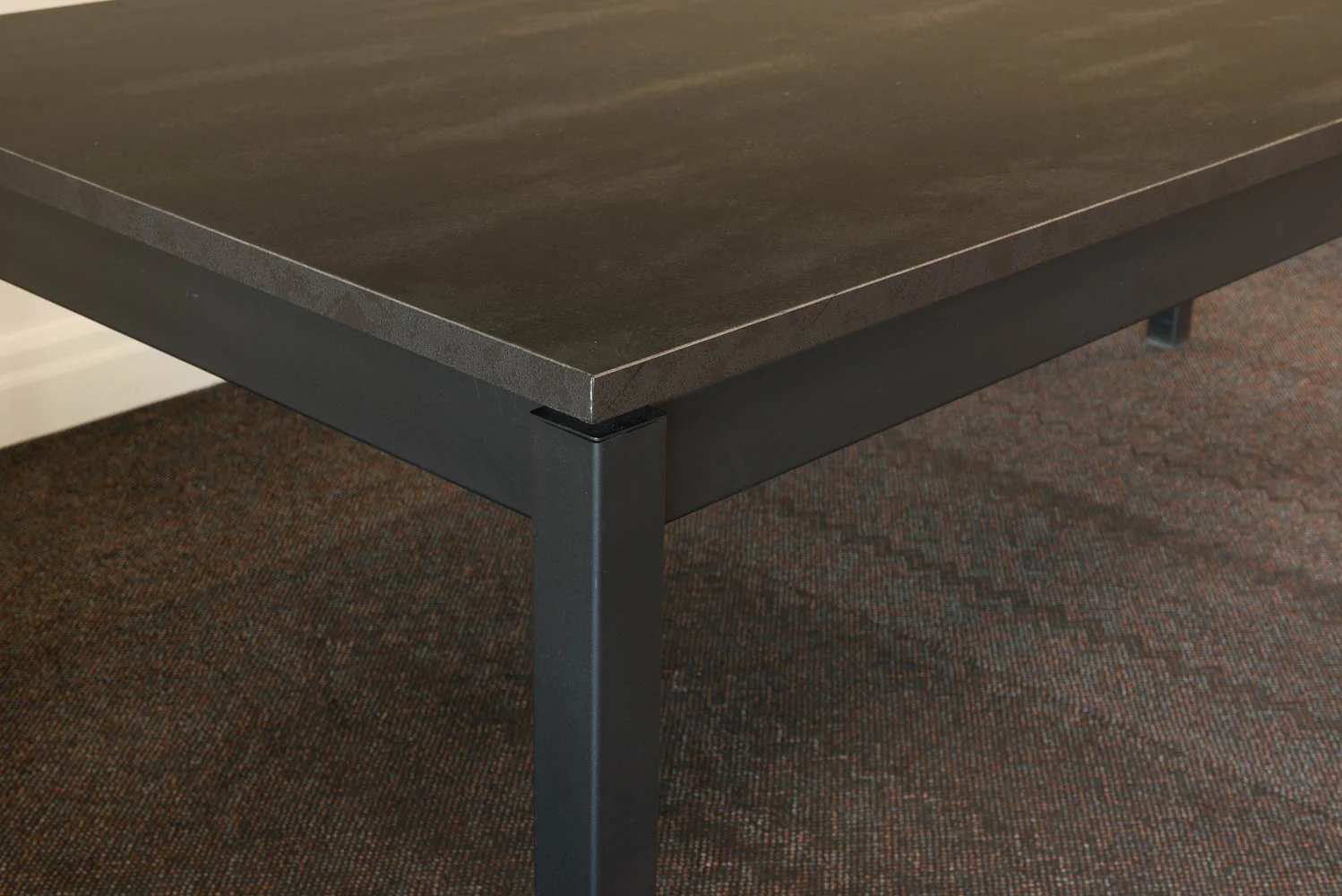 Table de Salle à manger en Merisier - VENTE FINALE - MODÈLE DE PLANCHER BROSSARD - VENDU TEL QUEL - - Image 3
