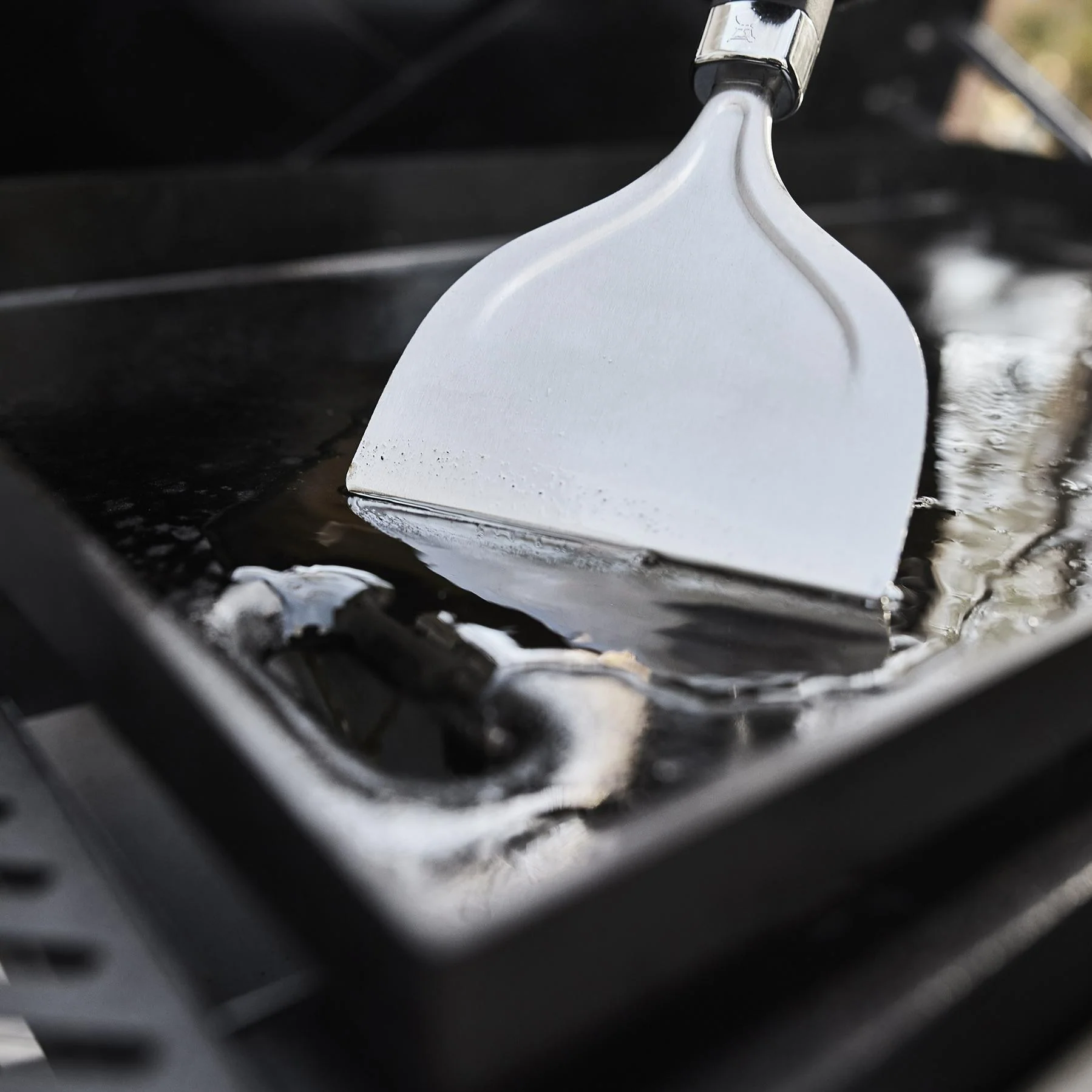 Weber Gril Plancha antirouille Slate de 28 pouces  - Propane 1501345 - Image 4