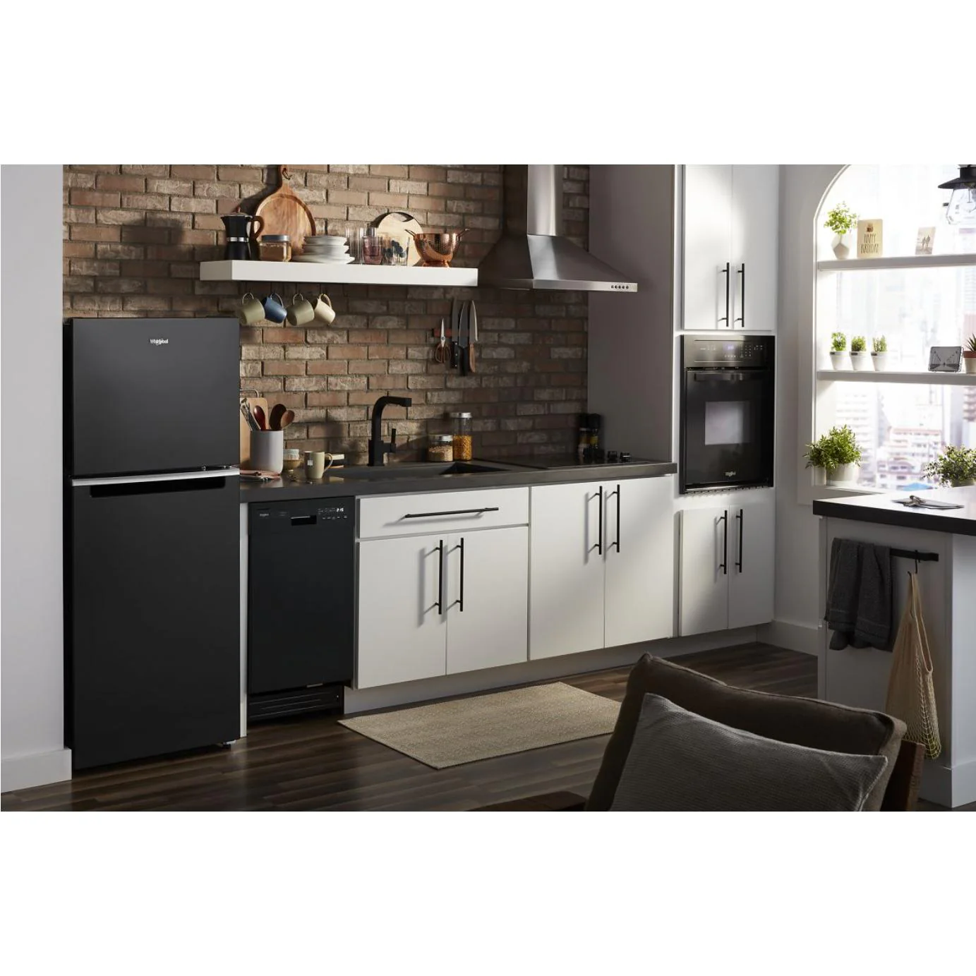 Whirlpool Réfrigérateur à congélateur supérieur à profondeur de comptoir de 24 po., 11,6 pi.cu. avec dégivrage automatique WRT112CZJB - Image 9